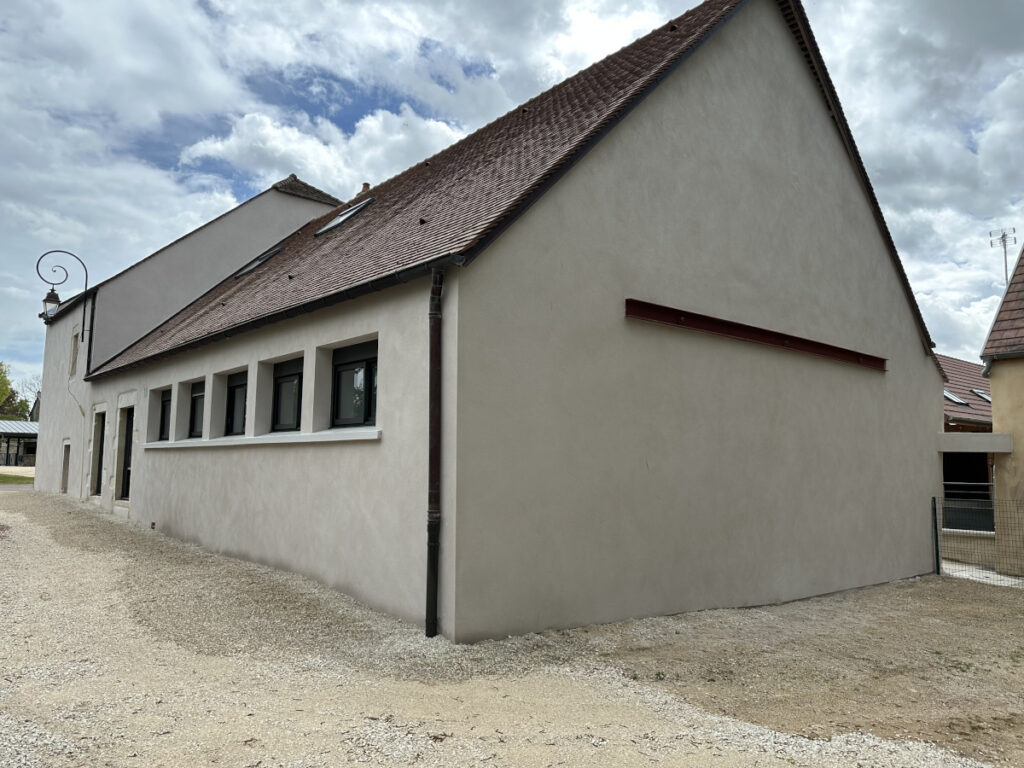 Chantier de ravalement de façade à Savigny le Sec