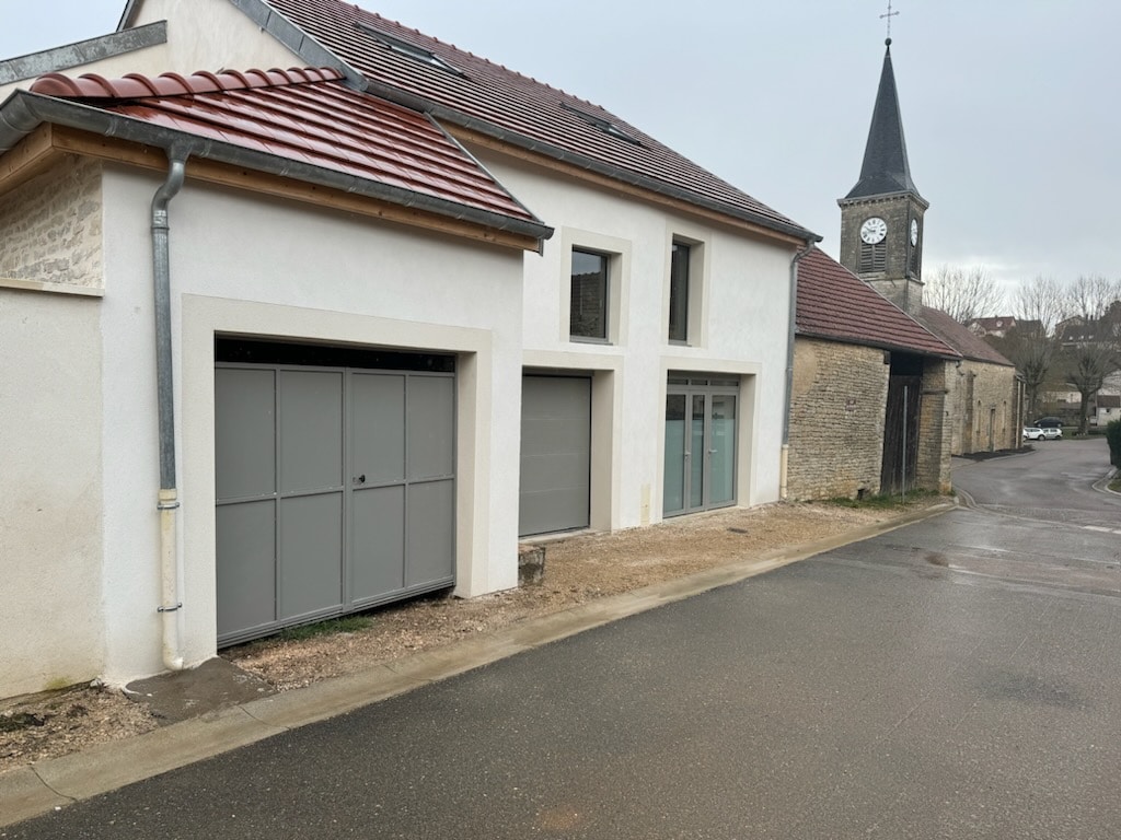 Ravalement de facade de l'atelier communal de la mairie de Prenois